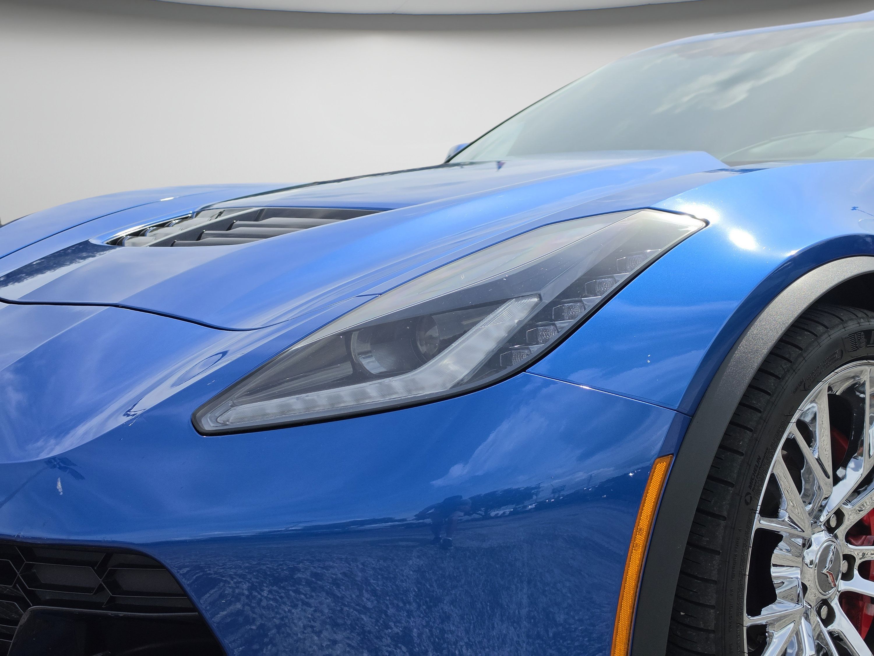 Used 2015 Chevrolet Corvette Z06 w/ 3LZ Preferred Equipment Group RWD image 13