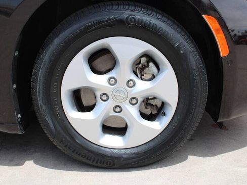 Used 2017 Chrysler Pacifica Touring-L Plus w/ Advanced Safetytec Group image 18