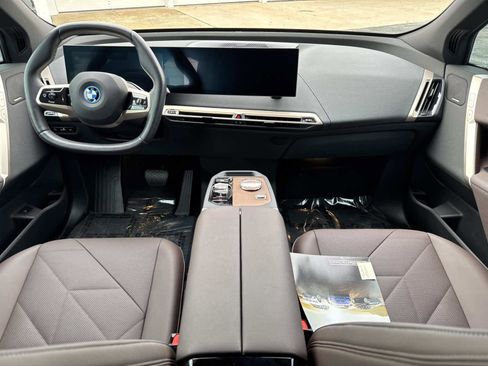 Certified 2025 BMW iX xDrive50 image 16