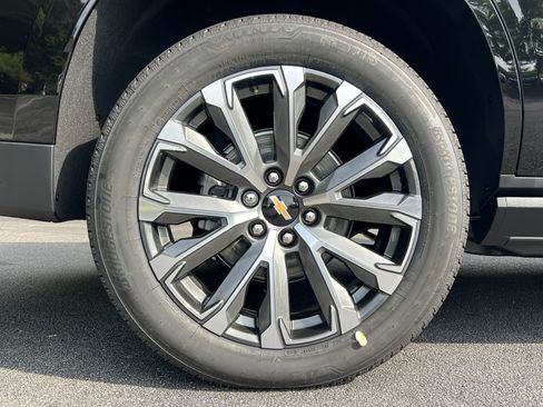 New 2026 Chevrolet Tahoe High Country w/ LPO, Get Active Package AWD/4WD image 43