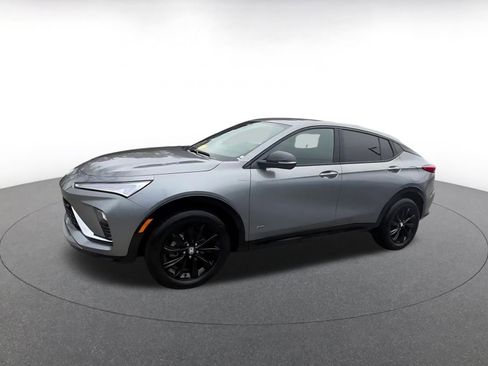 Used 2025 Buick Envista Sport Touring image 8