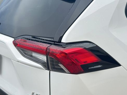 Used 2024 Toyota RAV4 LE AWD/4WD image 25