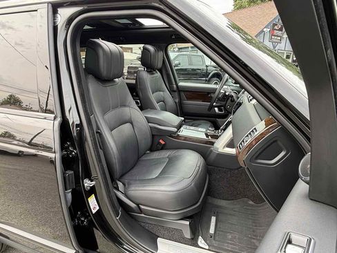 Used 2020 Land Rover Range Rover image 13