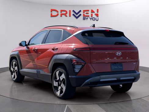Used 2024 Hyundai Kona Limited image 3