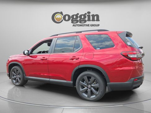 New 2026 Honda Pilot Sport image 3