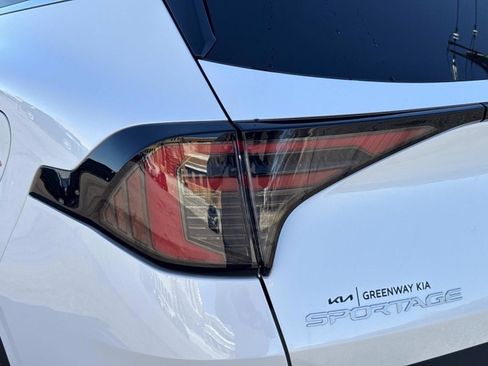 New 2026 Kia Sportage LX image 11