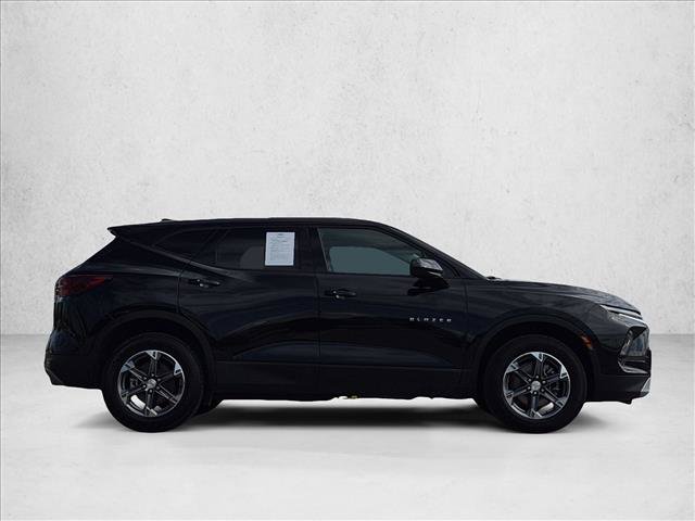 Used 2025 Chevrolet Blazer LT FWD image 4