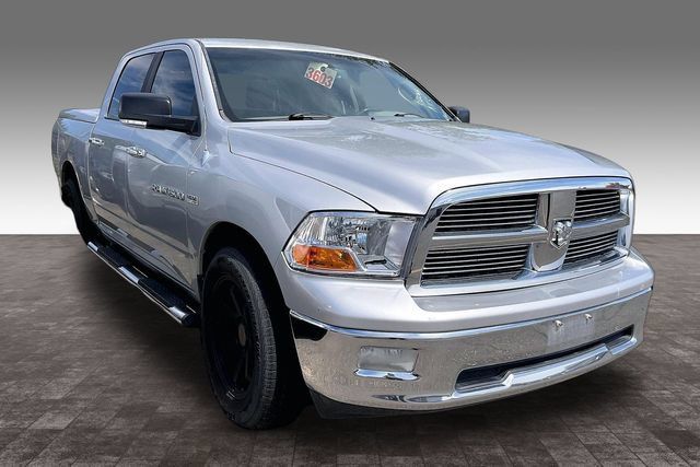 Used 2012 RAM 1500 Lone Star w/ Luxury Group RWD image 2