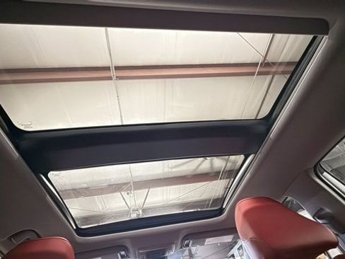 Used 2023 Toyota Camry XSE image 28