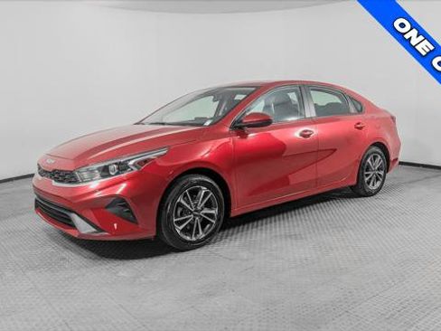 Used 2024 Kia Forte LXS FWD image 2
