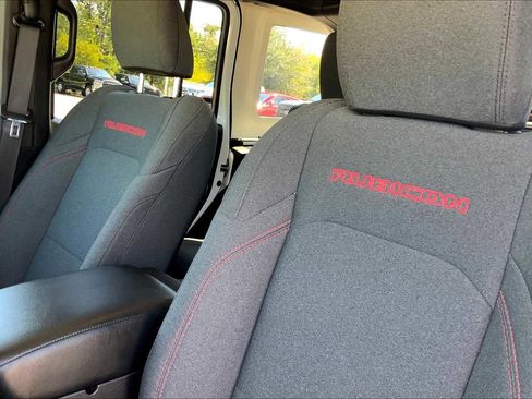 Used 2025 Jeep Wrangler Unlimited Rubicon image 7