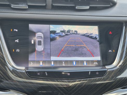 Used 2020 Cadillac XT6 Premium Luxury FWD image 30