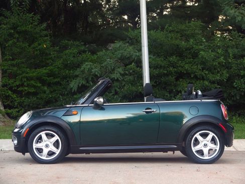Used 2010 MINI Cooper Convertible FWD image 2