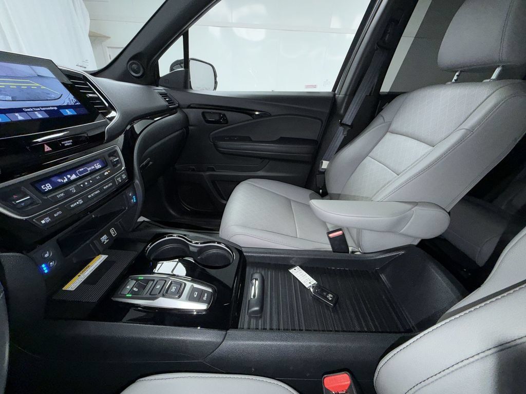 Used 2023 Honda Passport Elite image 22