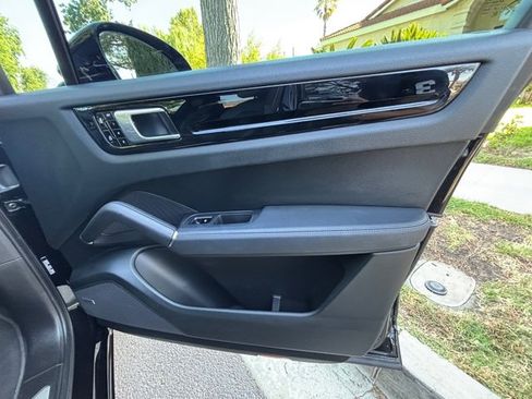 Used 2019 Porsche Cayenne E-Hybrid AWD/4WD image 44