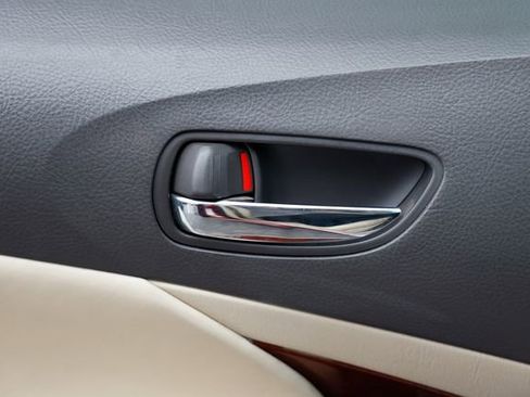 Used 2011 Lexus GS 450h w/ Preferred Accessory Package image 41