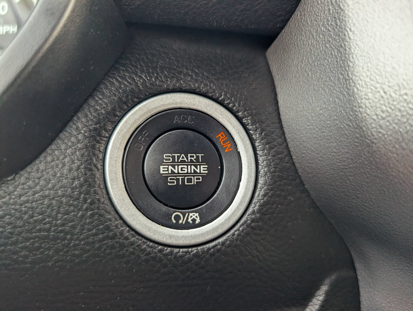Used 2024 RAM 1500 Laramie AWD/4WD image 28