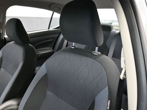 Used 2023 Nissan Versa SV image 16