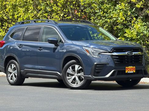 Used 2024 Subaru Ascent Premium AWD/4WD image 2