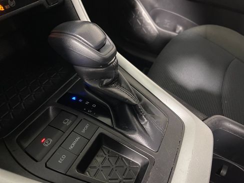 Certified 2023 Toyota RAV4 LE FWD image 22