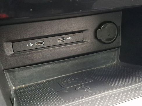 Certified 2023 Volkswagen Taos SE w/ Panoramic Sunroof Package image 24