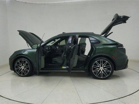 Used 2025 Porsche Macan 4S Electric image 72