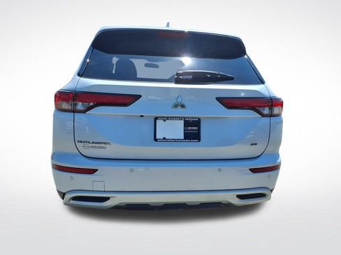 Used 2024 Mitsubishi Outlander SE FWD image 17