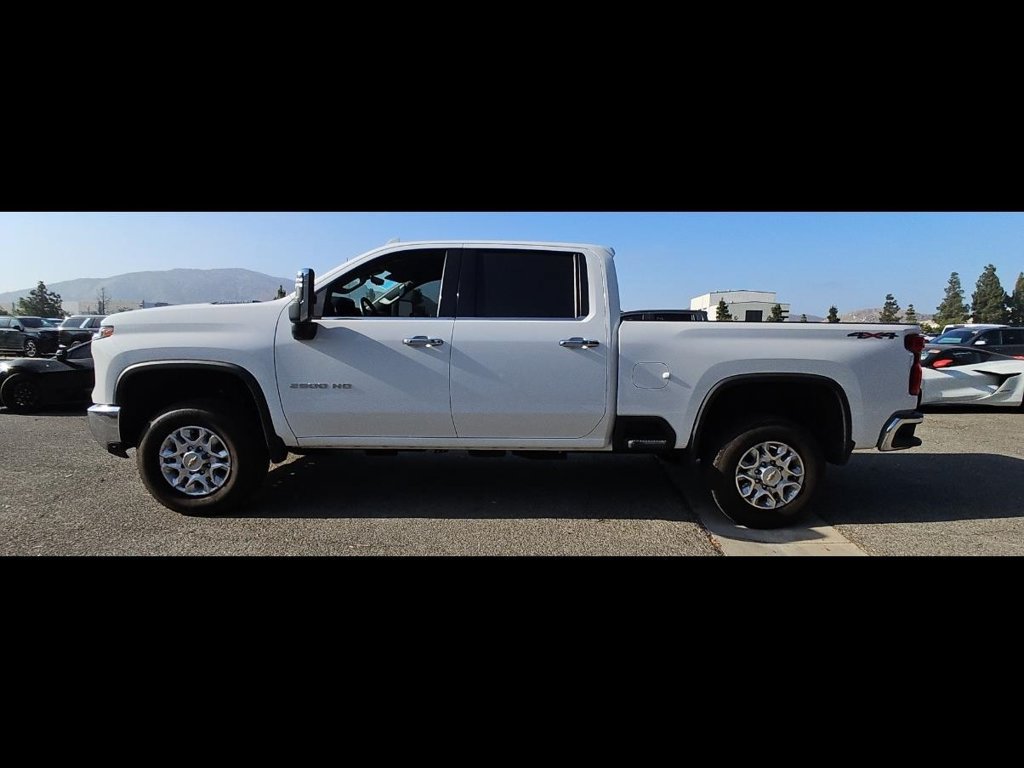 Used 2024 Chevrolet Silverado 2500 LTZ w/ LTZ Convenience Package AWD/4WD image 3