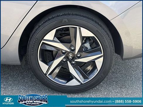 Certified 2023 Hyundai Elantra SEL w/ Convenience Package FWD image 10