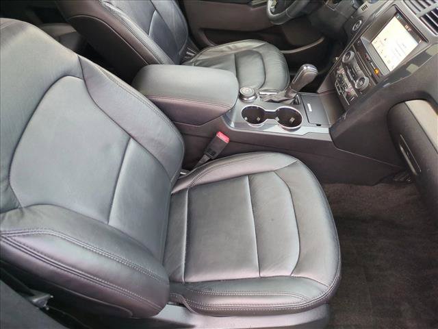 Used 2018 Ford Explorer XLT w/ Equipment Group 202A AWD/4WD image 23