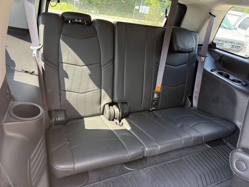 Used 2015 Cadillac Escalade Luxury AWD/4WD image 27