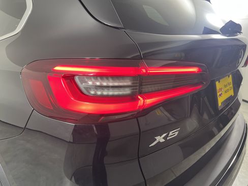 Used 2021 BMW X5 xDrive40i w/ Premium Package image 28