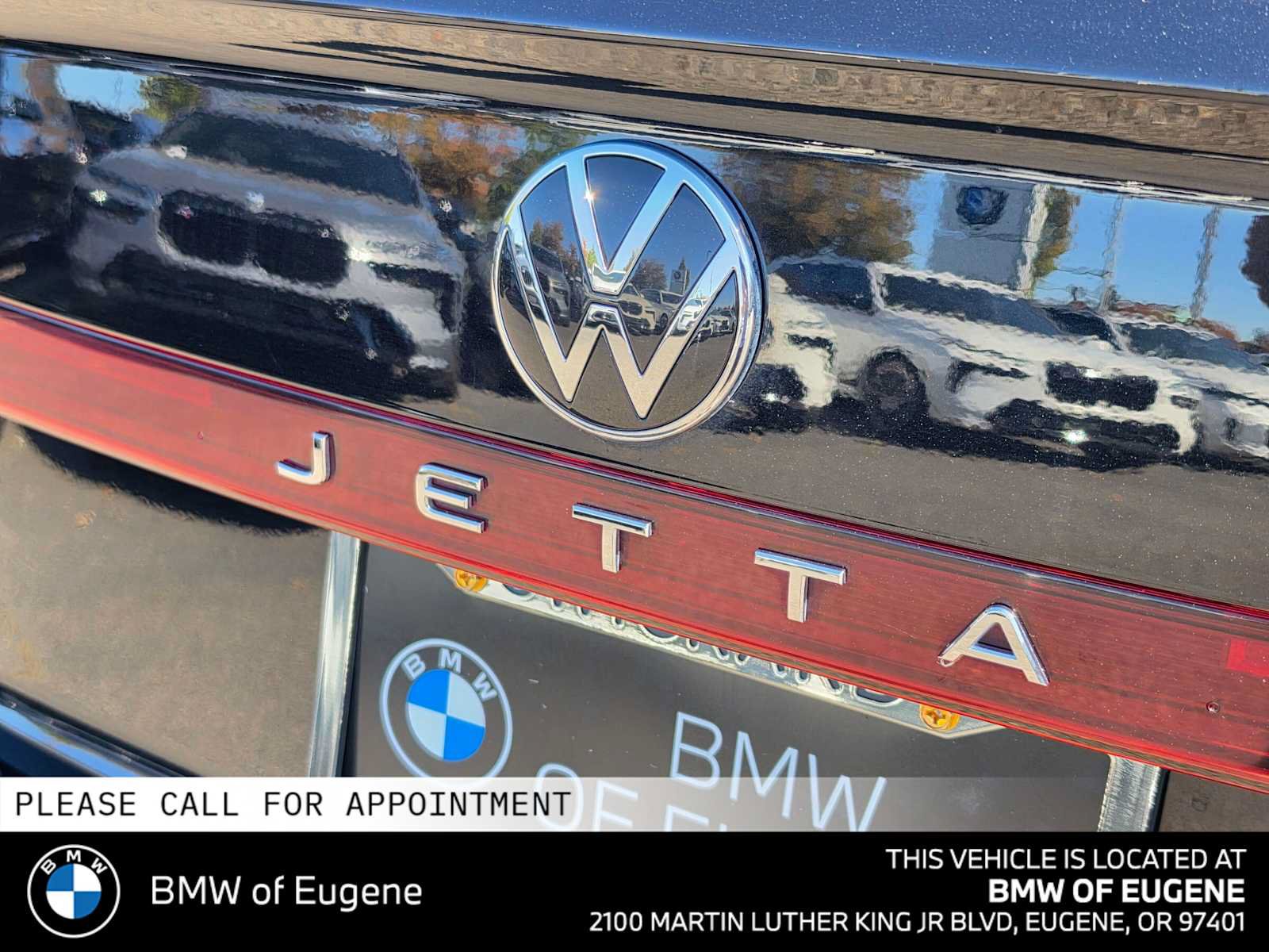Used 2025 Volkswagen Jetta SE FWD image 16