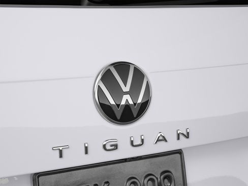 Certified 2024 Volkswagen Tiguan SE w/ Panoramic Sunroof Package FWD image 58