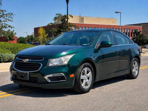 Used 2015 Chevrolet Cruze LT FWD image 1