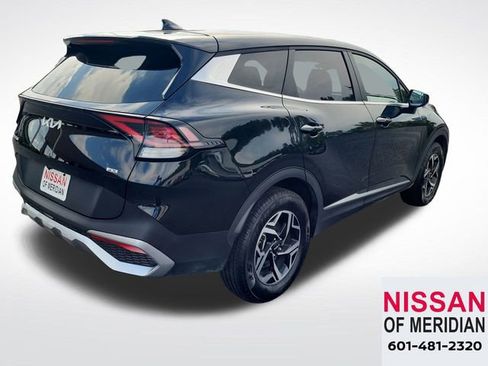 Used 2024 Kia Sportage LX image 5