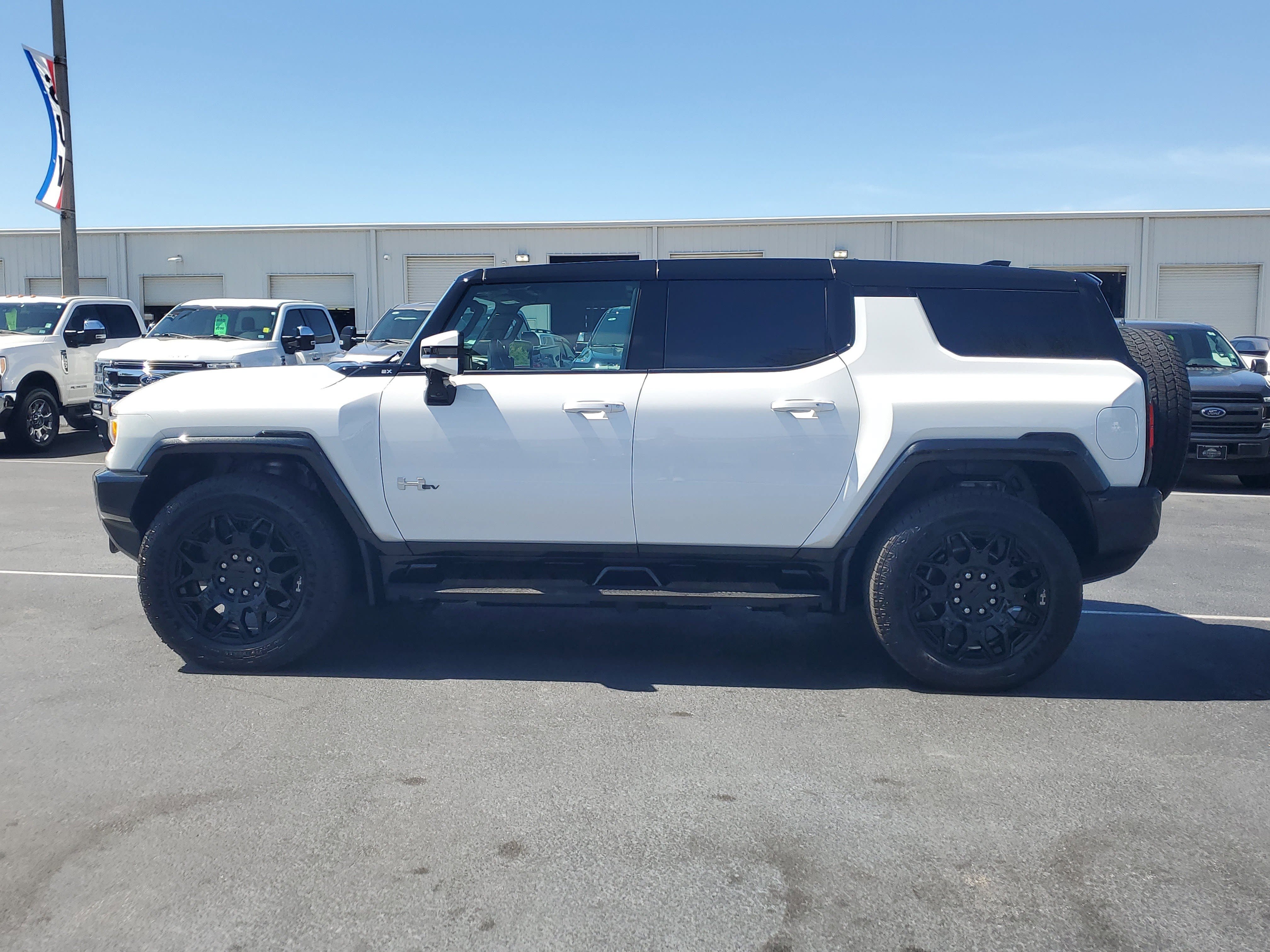 Used 2025 GMC Hummer EV 2X AWD/4WD image 8