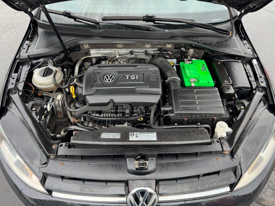 Used 2015 Volkswagen Golf S FWD image 23