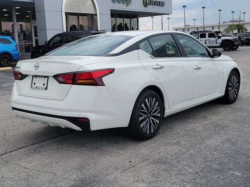 Used 2025 Nissan Altima 2.5 SV FWD image 7