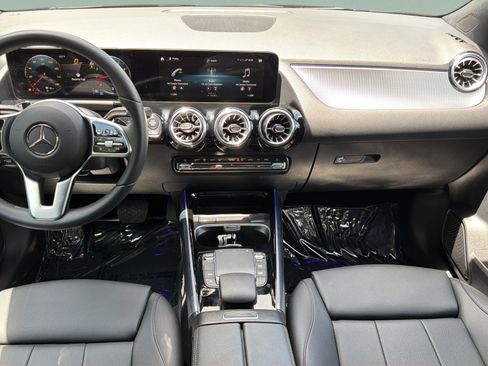 Used 2023 Mercedes-Benz GLA 250 w/ Premium Package image 17
