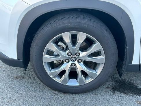 Certified 2025 Toyota Grand Highlander AWD image 11