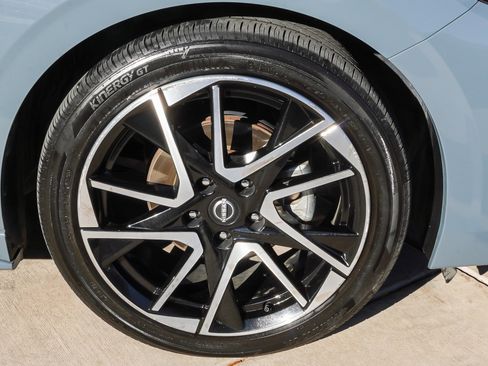 Used 2024 Nissan Sentra SR w/ SR Premium Package image 10