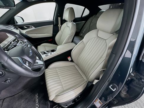 Used 2023 Genesis G70 2.0T w/ Sport Prestige Package image 13