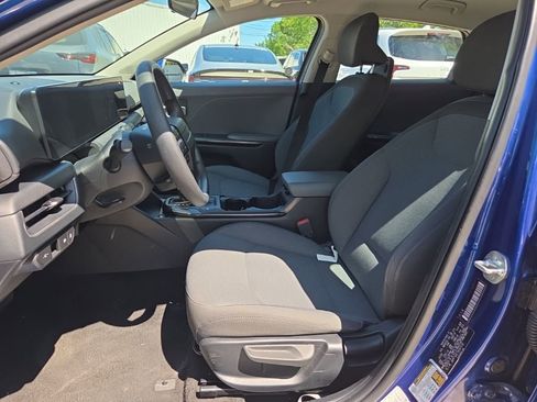 Used 2025 Kia K4 LXS image 5