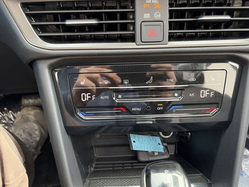 New 2026 Volkswagen Taos SE image 26