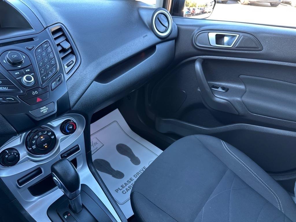 Used 2014 Ford Fiesta SE FWD image 27
