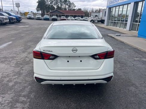 Used 2024 Nissan Altima 2.5 S image 12