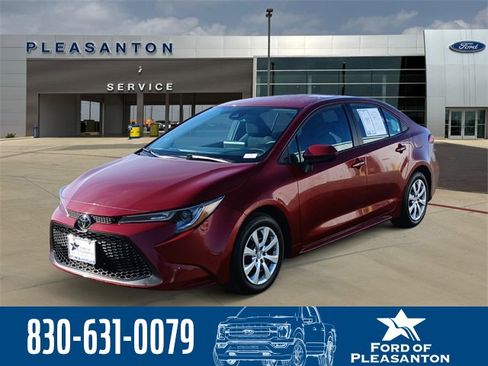 Used 2022 Toyota Corolla LE image 1