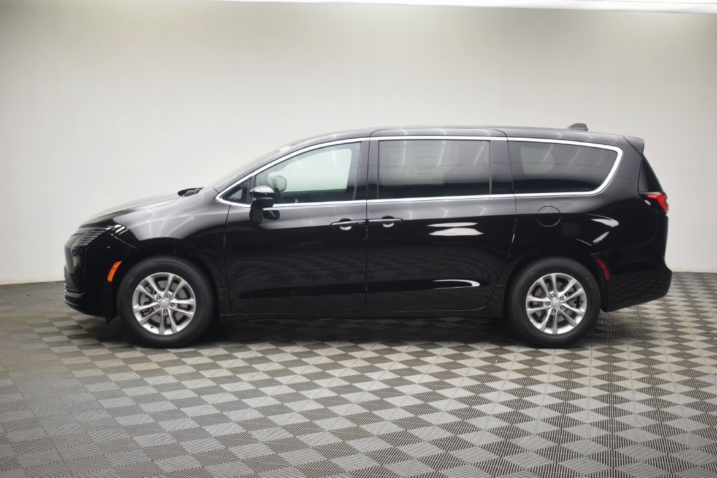 New 2027 Chrysler Pacifica Select AWD/4WD image 13