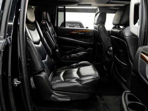 Used 2020 Cadillac Escalade ESV Luxury RWD image 41
